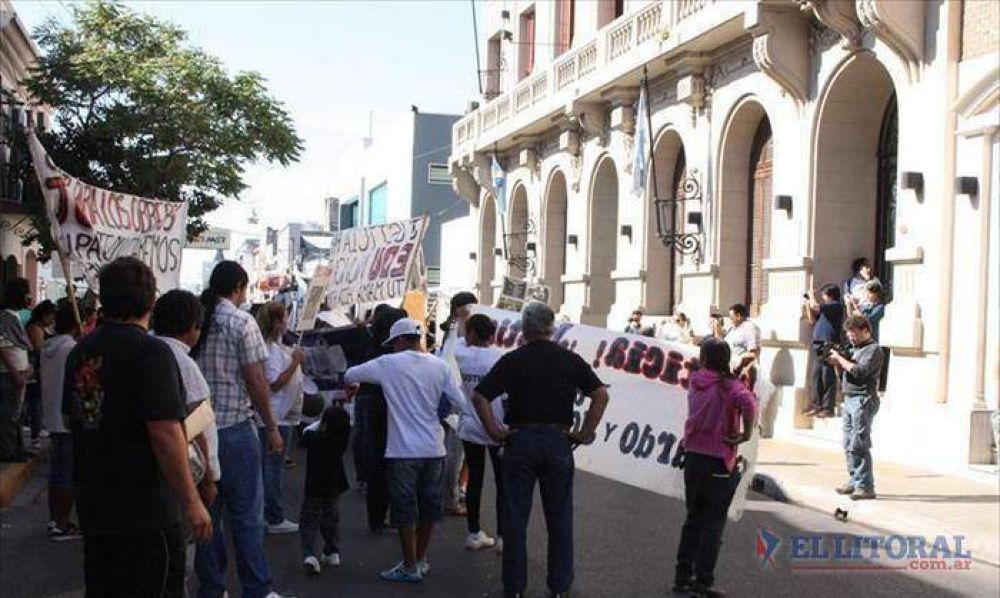 El fiscal Robineau rompi� el silencio y dijo que a la querella s�lo le importa el dinero