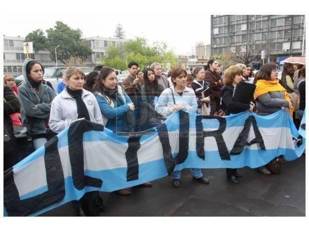 En el D�a del Trabajador de la Educaci�n, Agmer march� hacia el CGE