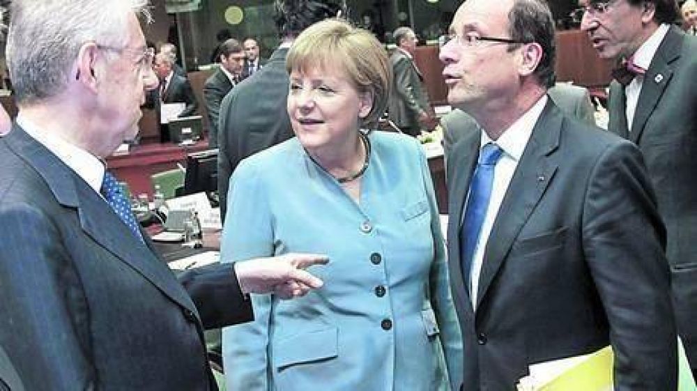 Hollande choca con Merkel en una cumbre dividida por la crisis del euro