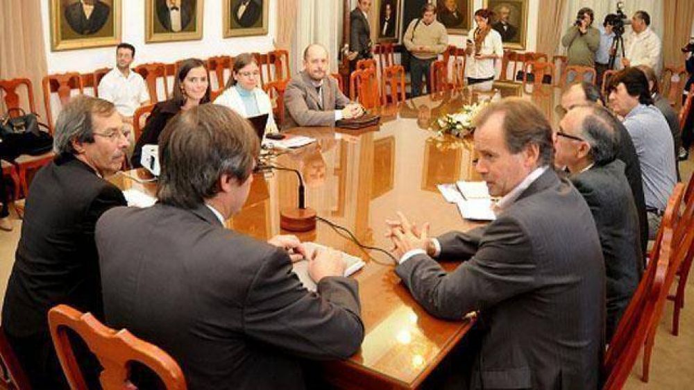 Intendentes del PJ vuelven a reunirse con Urribarri