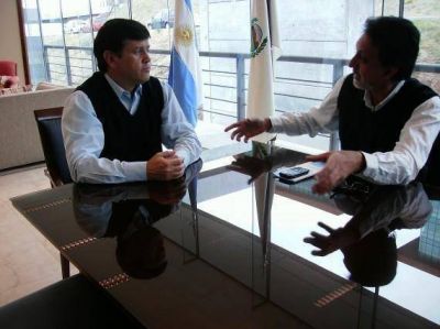 Eduardo Mones Ruiz se reuni� con el Intendente de Concar�n