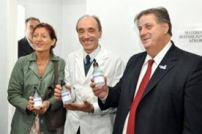 Provincia inaugur� una planta de cosm�ticos y sanitizantes