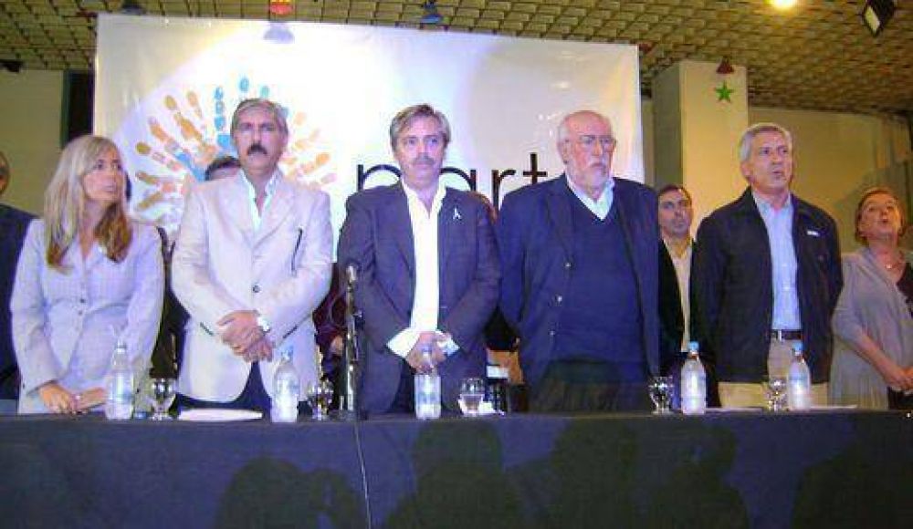 Alberto Fern�ndez lanz� su partido y est� en carrera para 2013