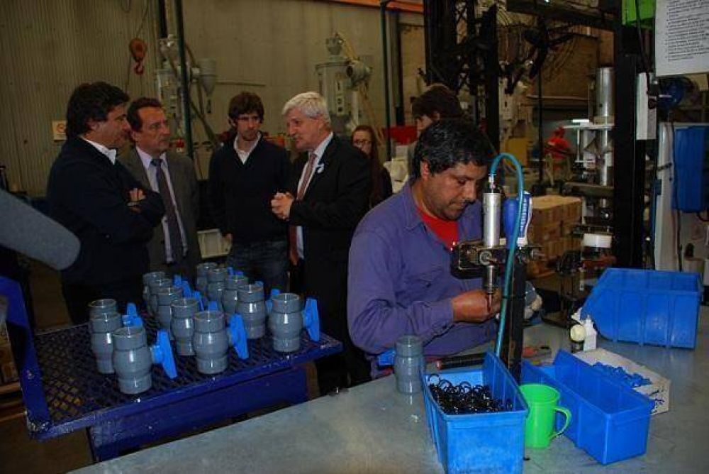 SAN FERNANDO: Andreotti recorri� la empresa Duke