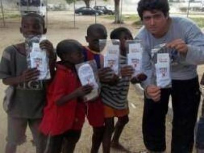 Empleado de La Matanza que entreg� medias de "Clar�n Miente" firm� asistencia en el Municipio