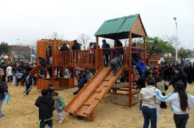 ECHEVERRIA: Se inauguraron las obras en la Plaza 25 de Mayo