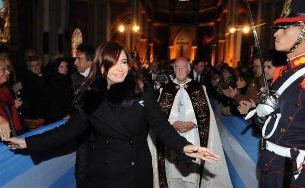 Cuestion� la Presidenta a los que salen a comprar d�lares