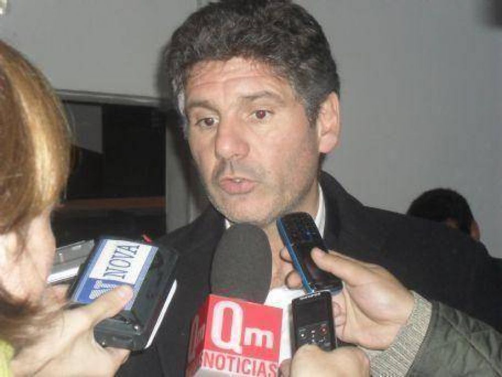 Oscar Negrelli: �Hay un incremento del 180 por ciento y el servicio que te brindan es malo�