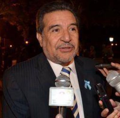 Beder celebr� el 25 de Mayo sin hablar sobre el conflicto con Quintela