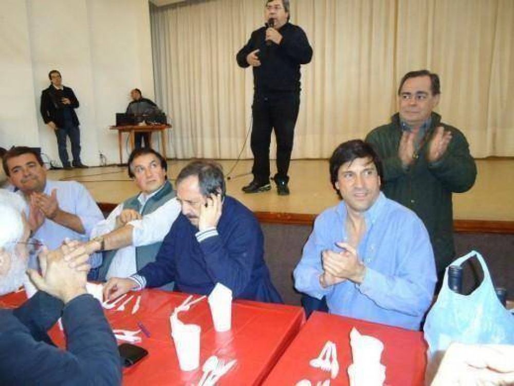 Alfons�n conmemor� el 25 de mayo en Mar del Plata 