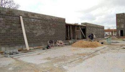 Reiniciaron las obras en el polideportivo del barrio Jos� Hern�ndez