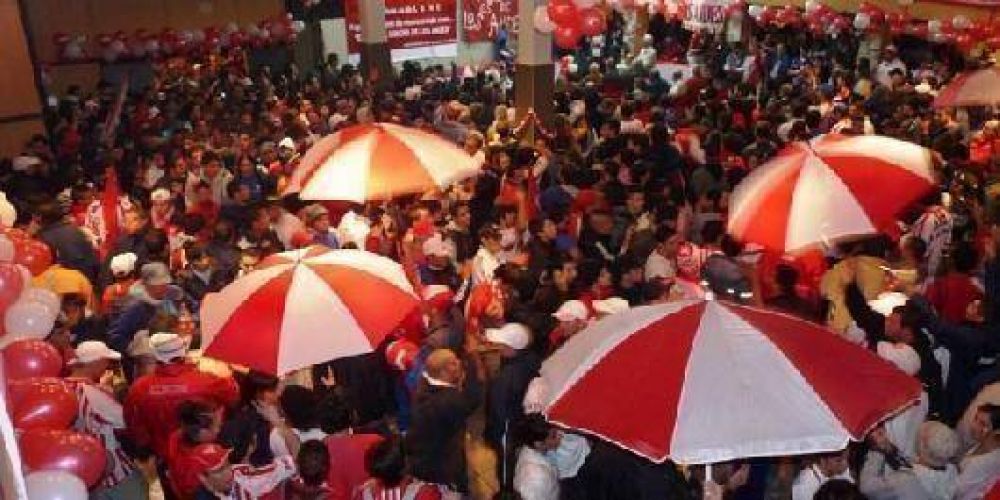 LOMAS DE ZAMORA: La familia de Los Andes celebr� la recuperaci�n de la sede social