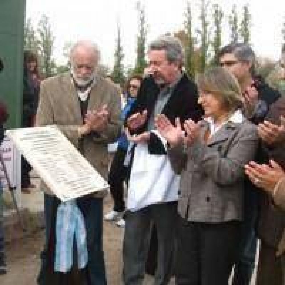 Inauguraron la cancha de c�sped sint�tico en el Palomar