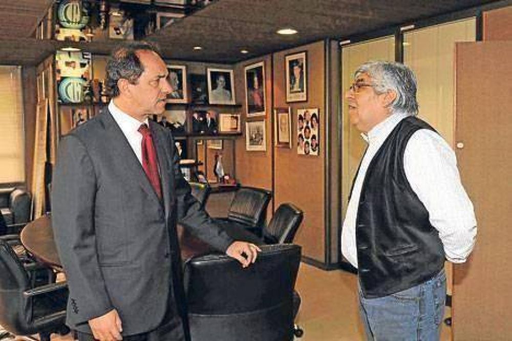Moyano apuesta en 2013 a la ruptura de Scioli para su sobrevivencia pol�tica