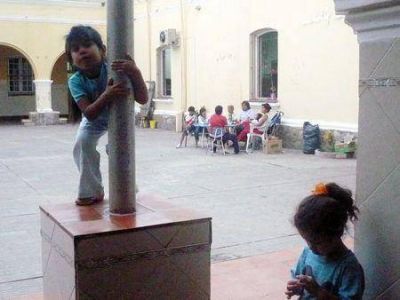 DESPUES DEL ALUD: EN TARTAGAL LOS DOCENTES RECHAZAN EL INICIO DE CLASES PARA EL 2 DE MARZO.