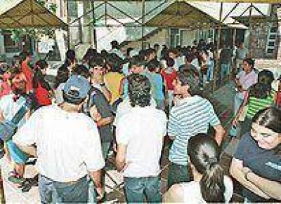 Hasta el 15 de marzo se podr� acceder a Becas Bicentenario. 