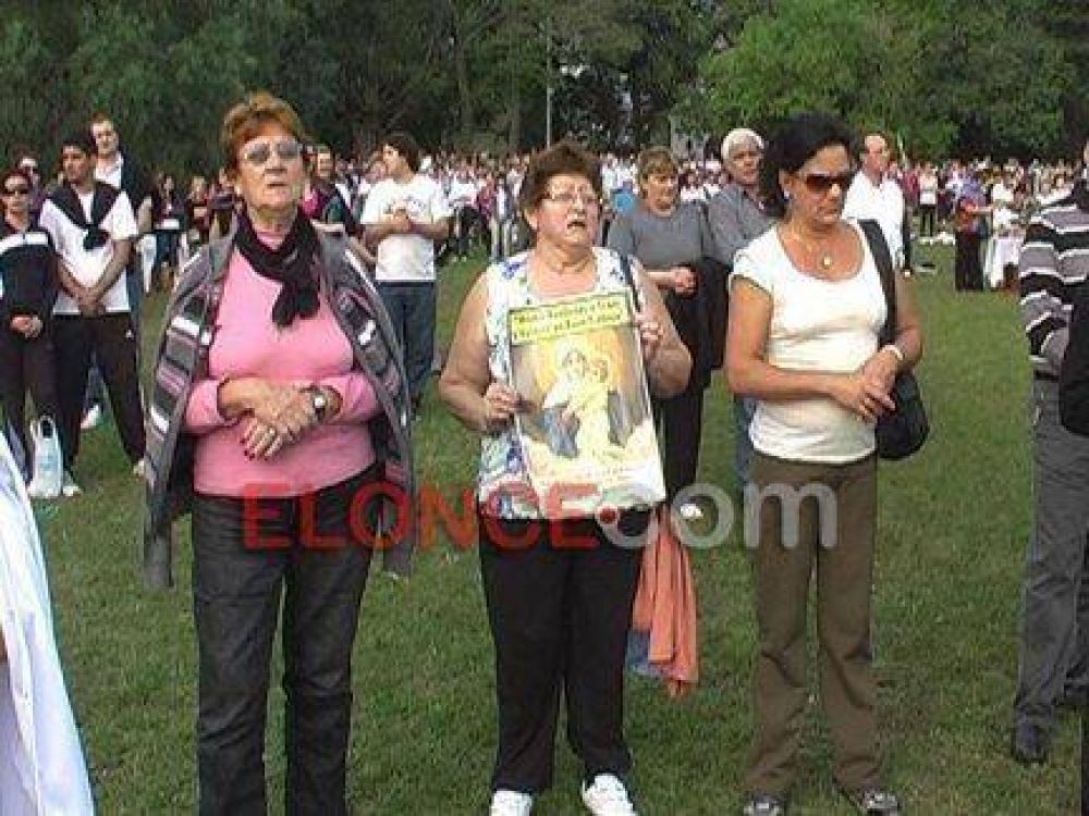 Gran cantidad de fieles en la peregrinaci�n de los Trabajadores al Santuario La Loma