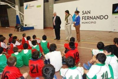 Andreotti inaugur� los Torneos Intercolegiales en San Fernando