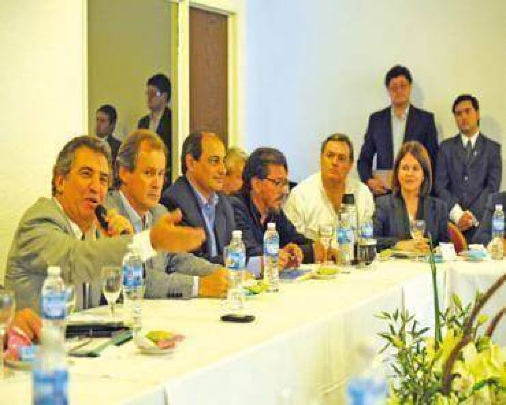 Urribarri garantiz� la continuidad de la Obra P�blica