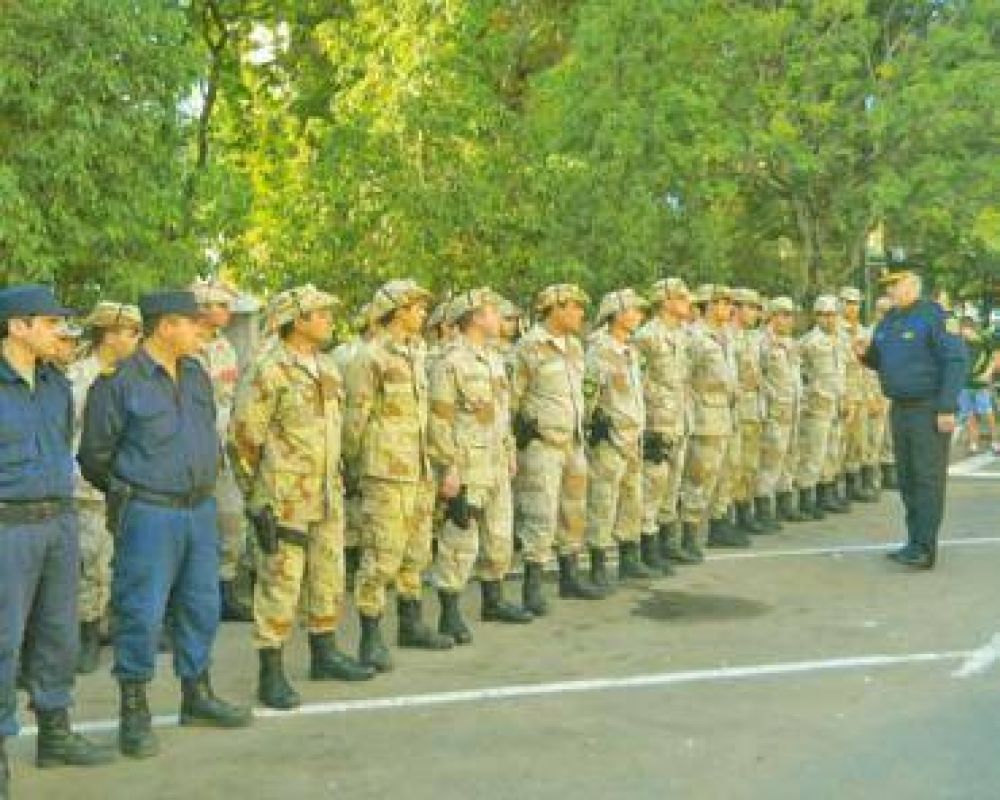 Env�an agentes para una mayor presencia policial en las calles