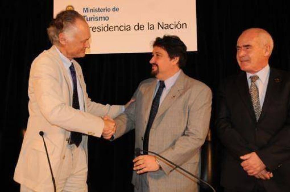 Un monumento de Cataratas Maravillas ser� colocada a metros del Obelisco