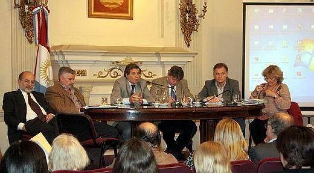 Aprueban hoy ley que proh�be y cierra whisker�as en la provincia