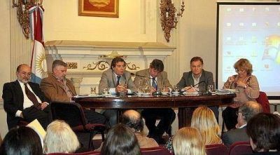 Aprueban hoy ley que proh�be y cierra whisker�as en la provincia