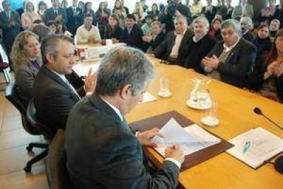 Poggi duplica los fondos sojeros a los municipios