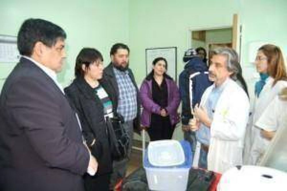 Legisladores provinciales cumplieron su anunciada recorrida por el hospital de Ushuaia