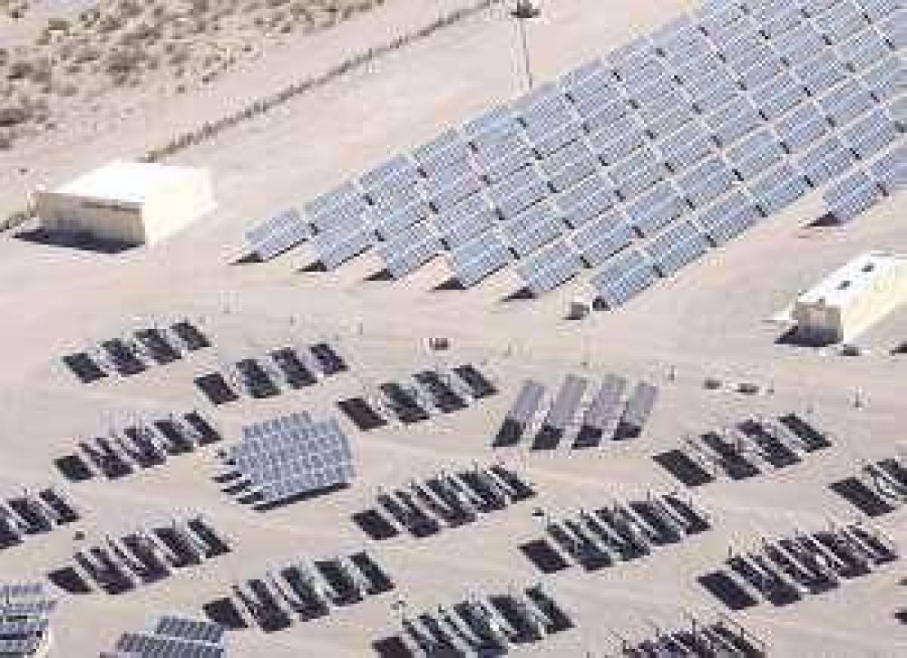 Gioja firm� convenio para la compra de f�brica solar