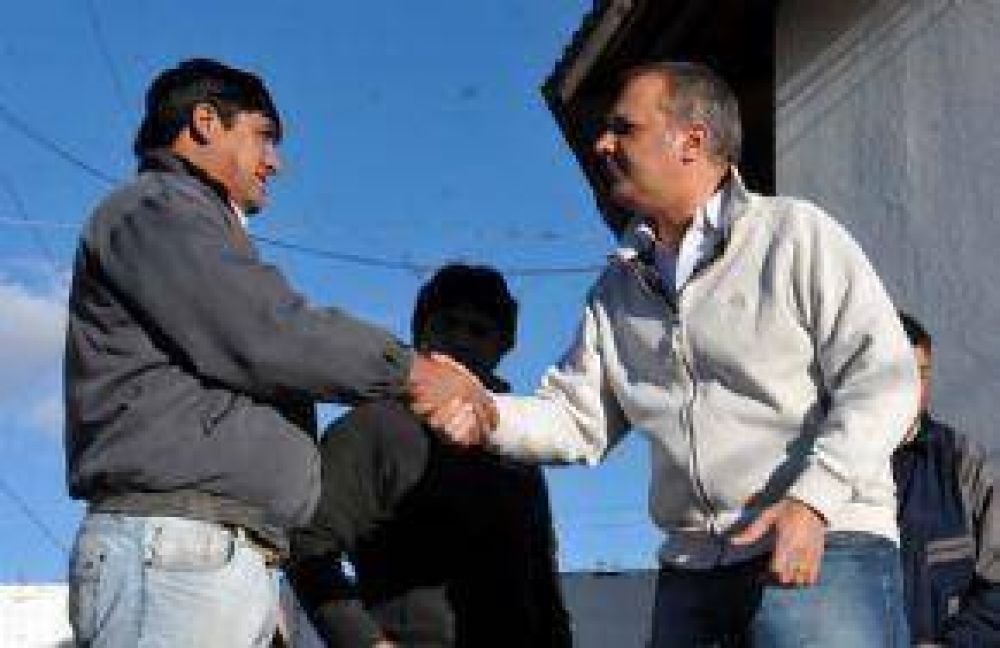 Sin Hablar De La Miner�a, Buzzi Cerr� Su Gira Por La Meseta