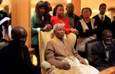 Nelson Mandela frente a las c�maras despu�s de ocho meses de ausencia