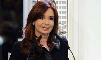 Cristina encabeza un acto en Casa Rosada para entregar viviendas por teleconferencia