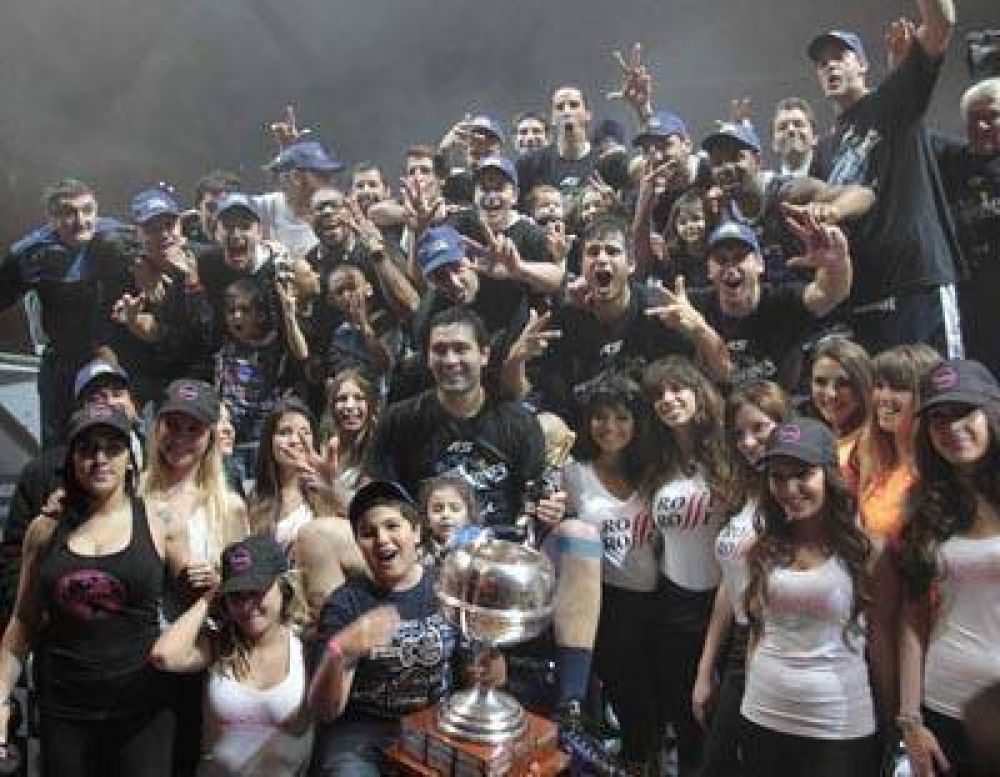 Tricampeones, a lo guapo