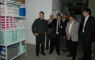 El Ejecutivo abri� su propia farmacia y droguer�a para autoabastecerse