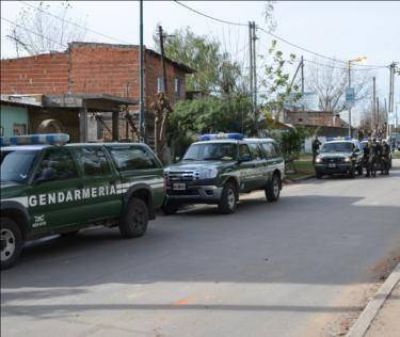 Katopodis supervis� la llegada de Gendarmer�a Nacional