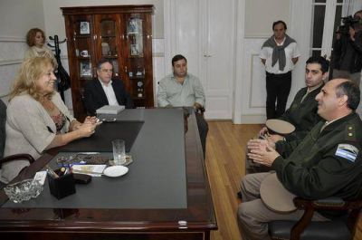La Intendente Giroldi recibi� al Jefe del Escuadr�n Seguridad Brazo Largo de Gendarmer�a Nacional