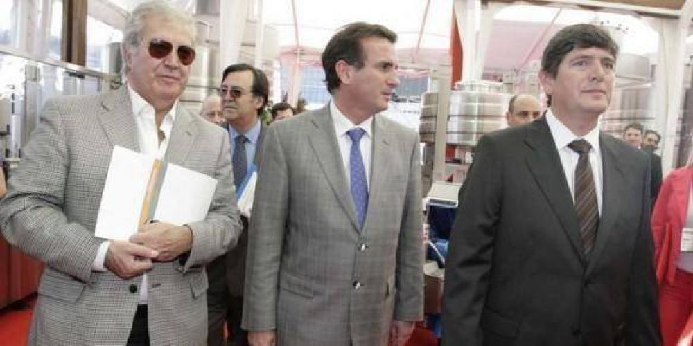 P�rez no ahorra en d�lares: "Tengo poco dinero y lo gasto" 