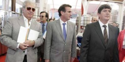 P�rez no ahorra en d�lares: "Tengo poco dinero y lo gasto" 