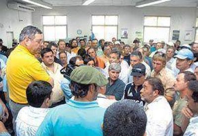 De Angeli y 200 productores tomaron un banco en Entre R�os