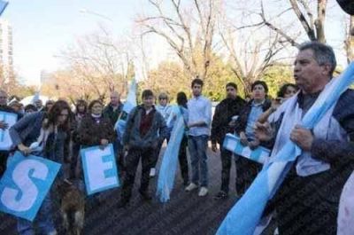Presencia de varias localidades en Gobernaci�n para manifestarse por inseguridad
