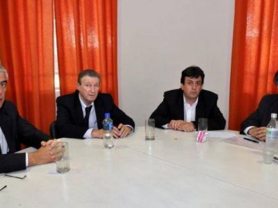 El ministro Collia se reuni� con el intendente de Gonz�les Chaves