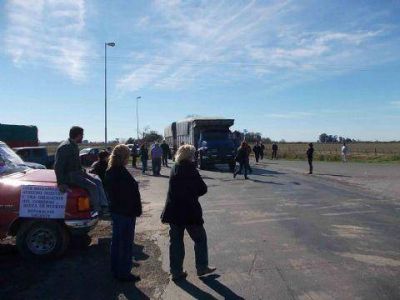 Los vecinos pidieron por la reconstrucci�n de ruta 51