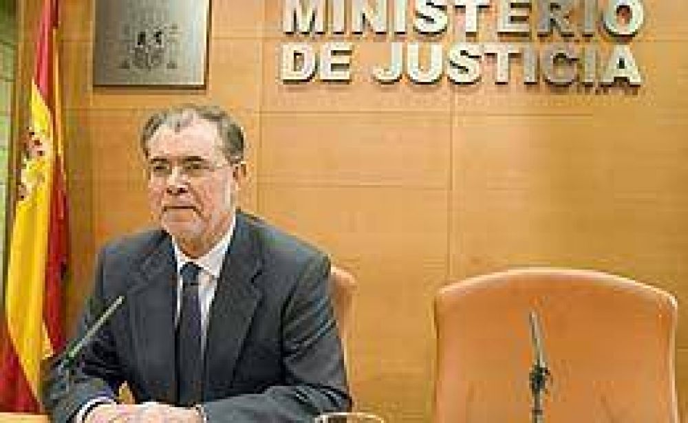 Envuelto en pol�mica, renunci� el ministro de Justicia espa�ol 