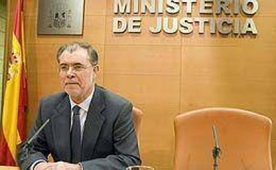 Envuelto en pol�mica, renunci� el ministro de Justicia espa�ol 