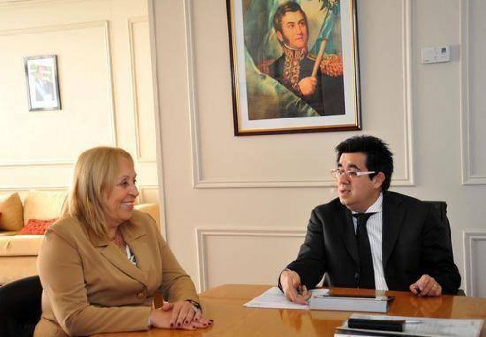 La Intendente Giroldi se entrevist� con el Ministro de Infraestructura Bonaerense, Lic. Alejandro Arl�a