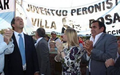La Agrupaci�n que �banca" a Daniel Scioli se lanza en Pilar