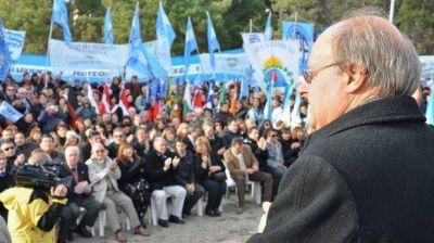 Di Pierro anticip� que el municipio gestionar� una destiler�a en la zona