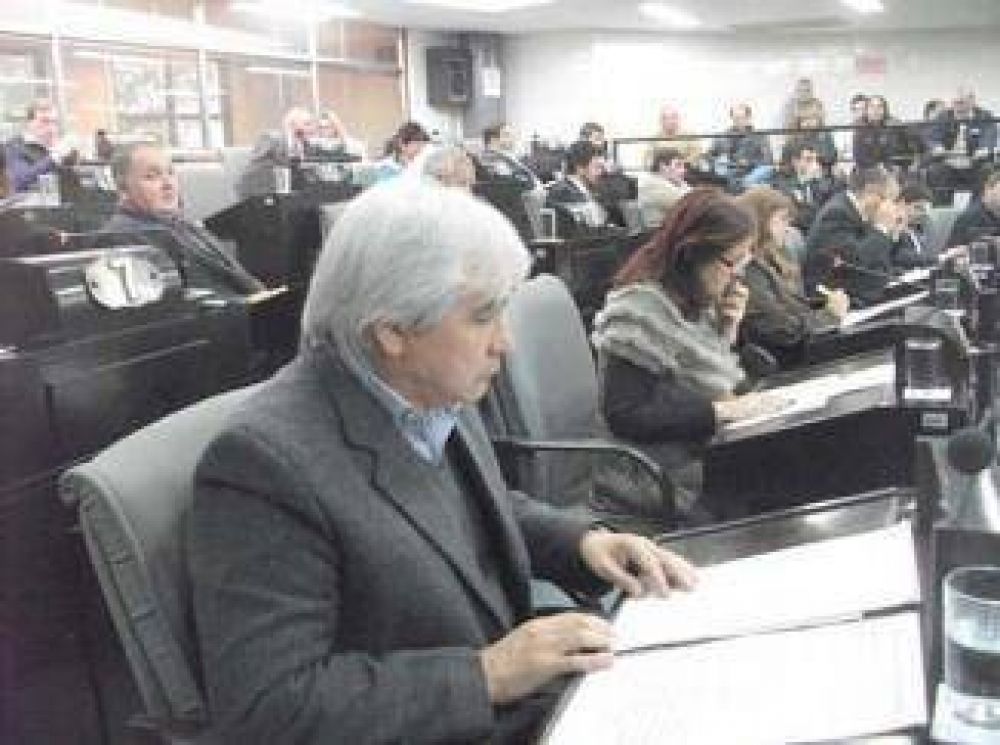 Oficialismo y PRO aprobaron sin chistar la Rendici�n de Cuentas 2011