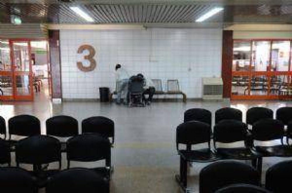 M�dicos y enfermeros deciden hoy si se levanta el paro